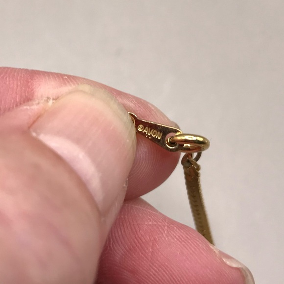 Vintage Avon Gold-Tone & Green Pendant Necklace - Picture 6 of 7